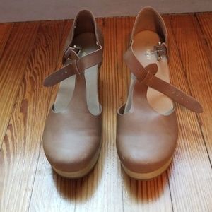 Size 9 Old Navy Clogs